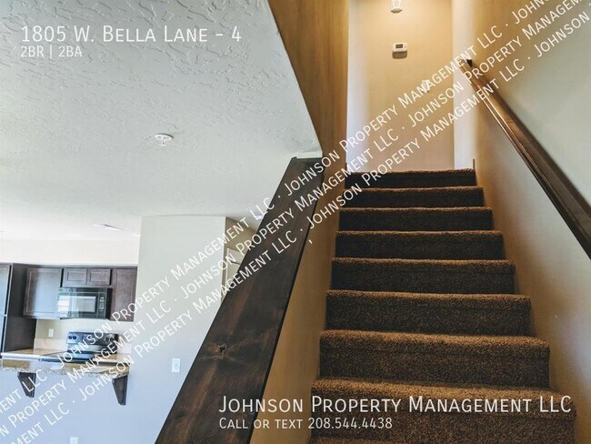 Building Photo - 1805 W Bella Ln