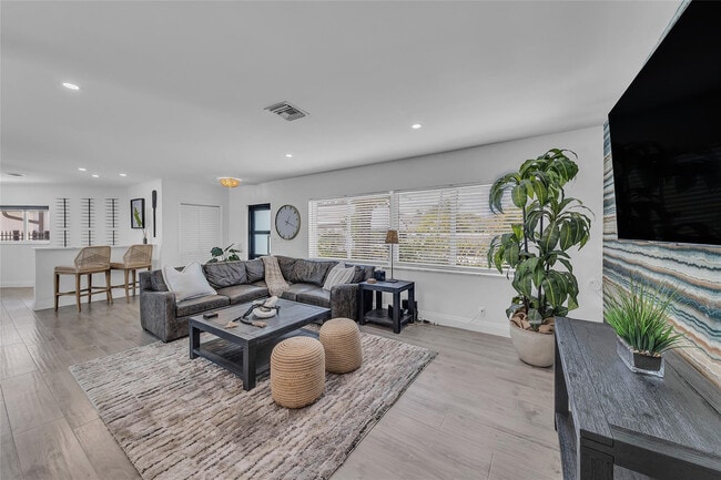 Building Photo - 3108 NE 42nd Ct