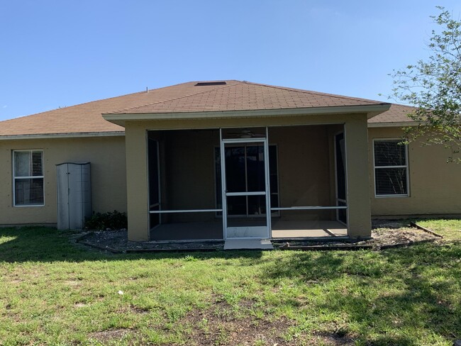 Building Photo - 269 SW Ridgecrest Dr