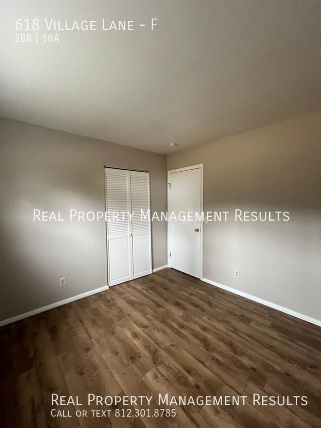 Building Photo - 618 Village Ln