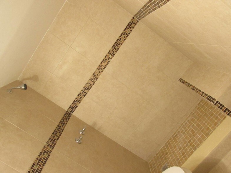 Building Photo - 7423 SW 152nd Ave