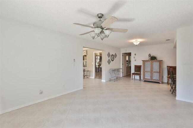 Building Photo - 2035 Hampstead Cir