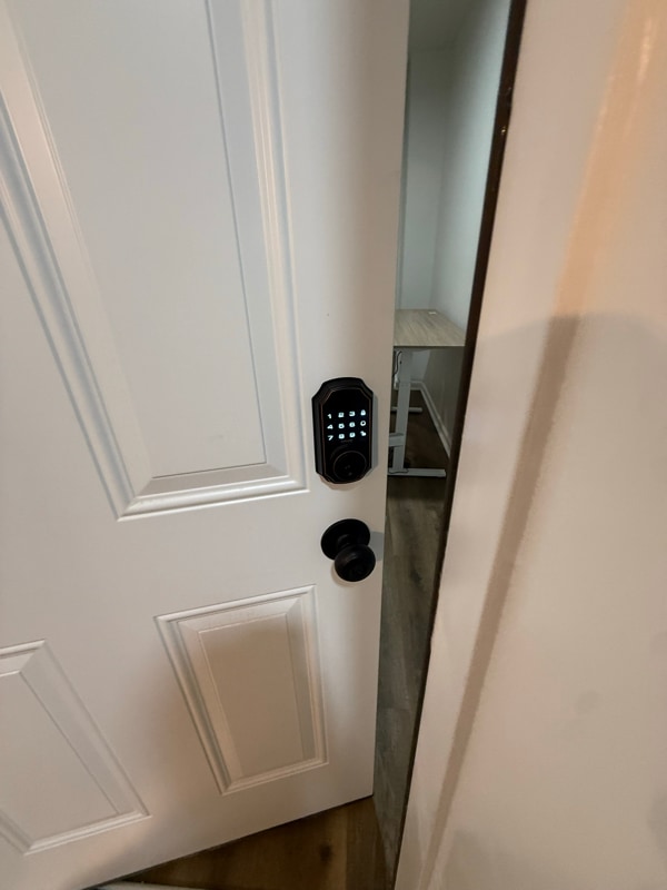 Building Photo - 1 Maple Ave