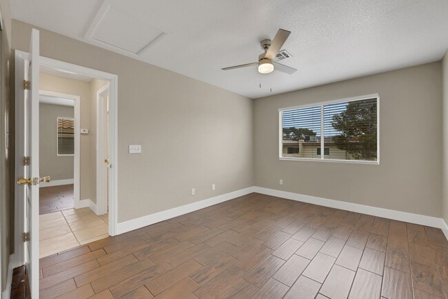 Building Photo - 2 bedroom condo in Henderson