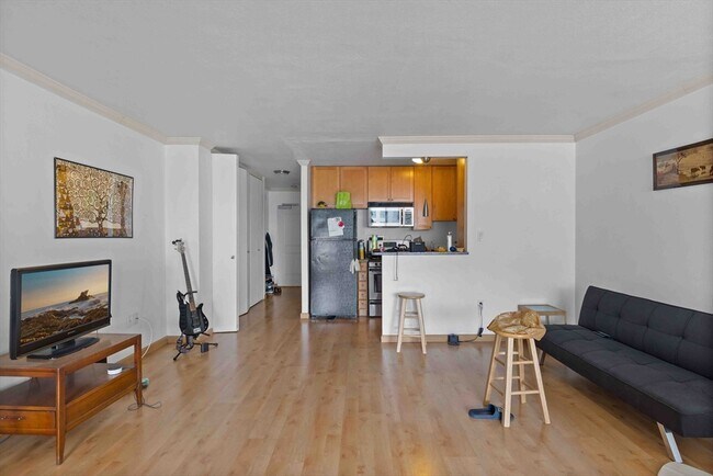 Building Photo - 8 Whittier Pl
