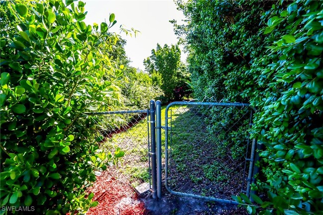 Building Photo - 6030 Birnam Wood Ln