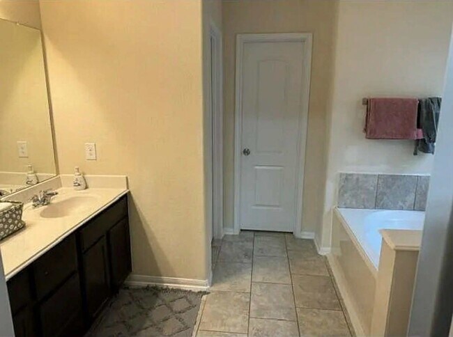 Building Photo - 3407 Coopers Ridge Way