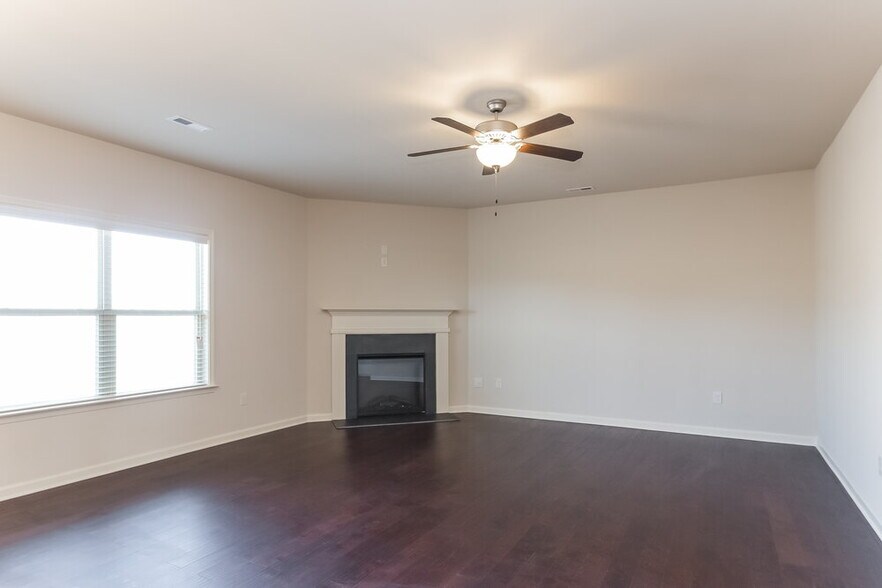 Building Photo - 3221 Puritan Way