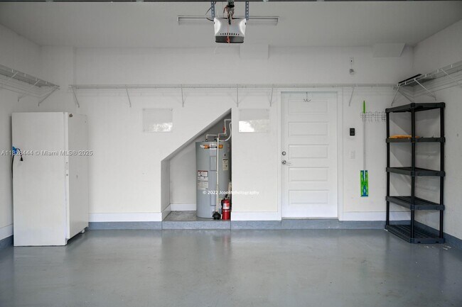 Building Photo - 7962 NW 105th Ct