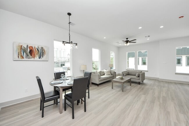 Building Photo - 5317 Kindred Gdn Ln