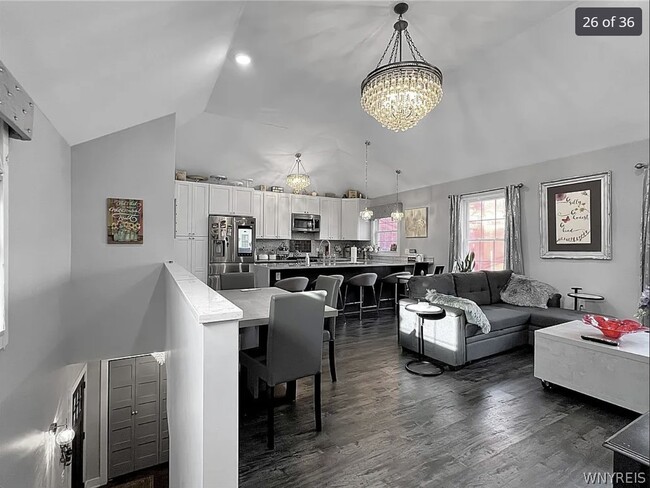 Building Photo - 61 Park St