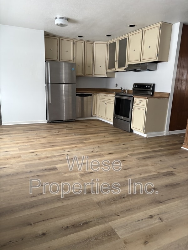 Building Photo - 1837 Camden St