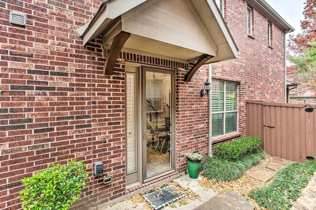 Building Photo - 4745 Durham Dr