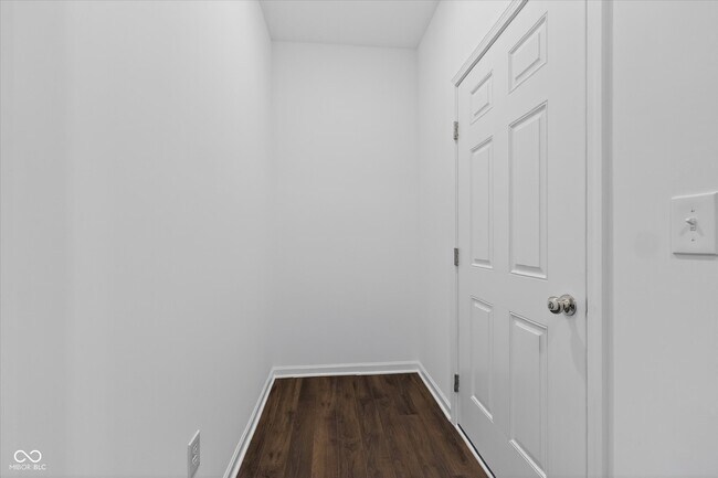 Building Photo - 15988 Tharp Wds Dr