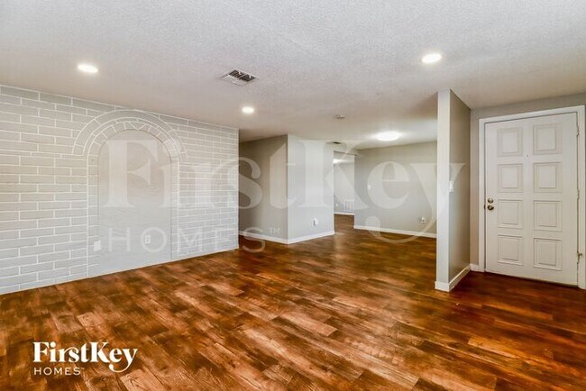 Building Photo - 6428 Ridge Crest Dr