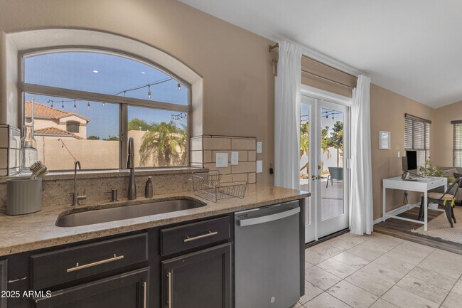 Building Photo - 1823 W Remington Dr