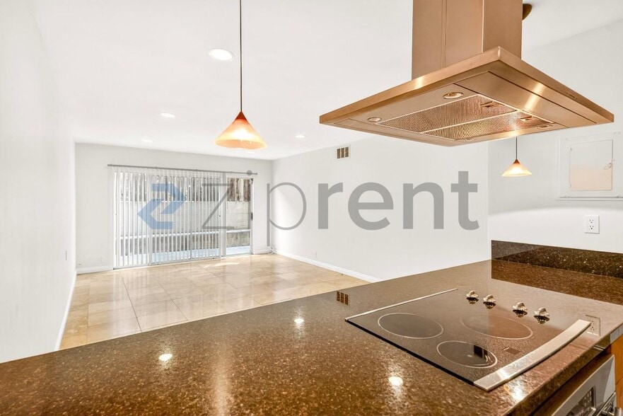 Building Photo - 14335 Huston St