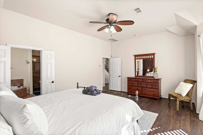 Building Photo - 201 Barkley Dr