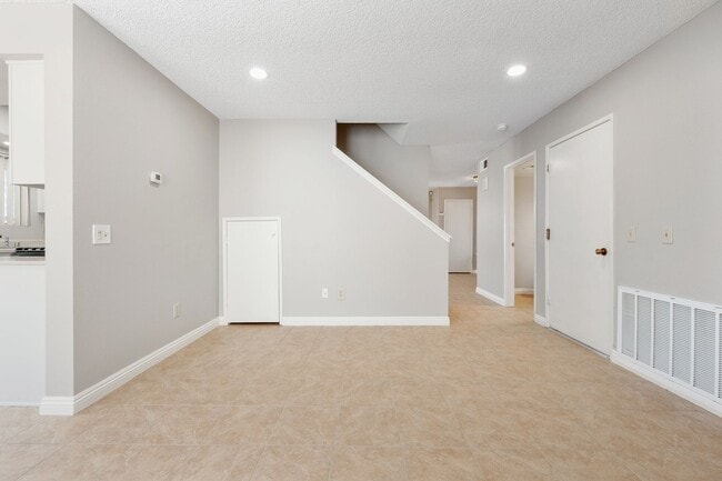 Building Photo - For RENT at Sandalwood Park North