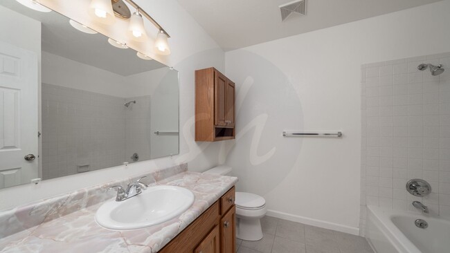 Building Photo - Four level home in Vista Grande