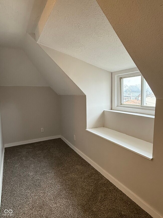 Building Photo - 717 Parkway Ave