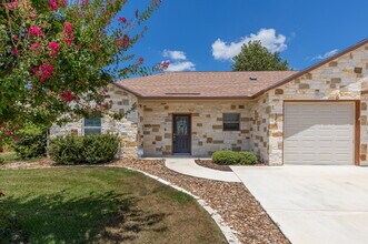 Building Photo - Charming open floor style home!