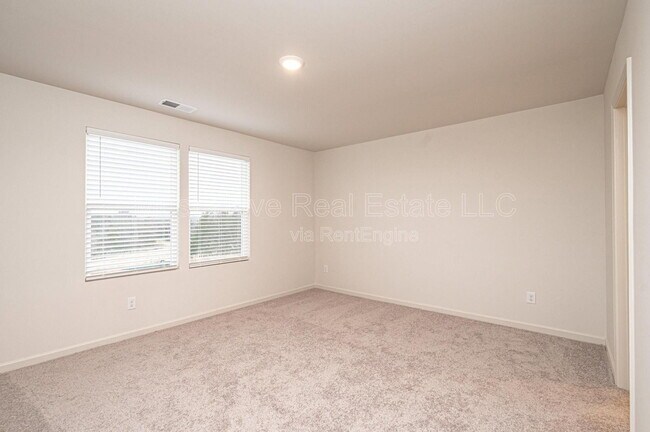 Building Photo - 1926 Tranquility Cir