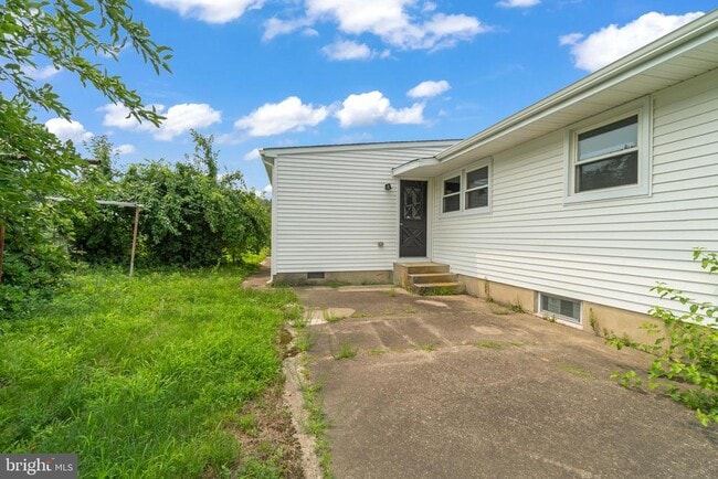 Building Photo - 615 Fairmount Dr
