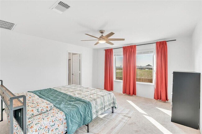 Building Photo - 308 Singing Dove Wy