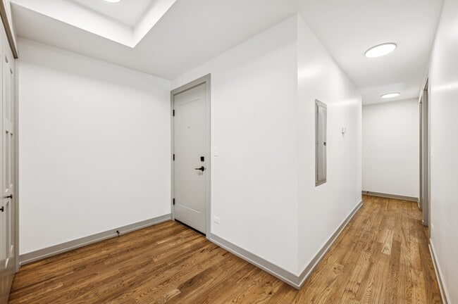 Building Photo - 1341 W Estes Ave