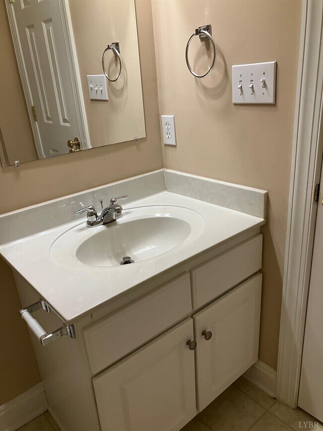 Building Photo - 518 Northwynd Cir