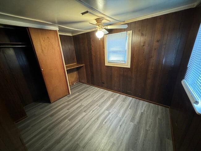Building Photo - Mobile Home