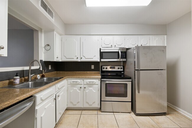 Building Photo - 5204 Arboles Dr