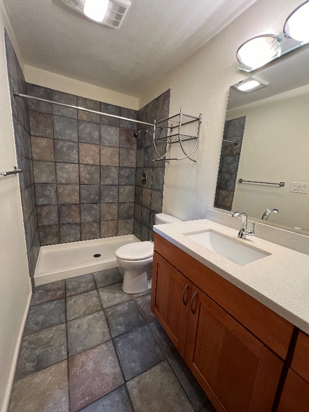 Building Photo - 215 14th Ave E