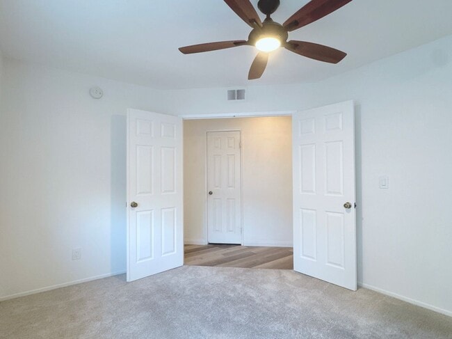 Building Photo - 1505 W Nottingham Ln