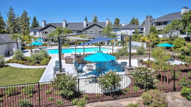 Building Photo - 1451 Rocky Ridge Dr