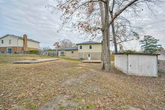 Building Photo - 115 Sunnywood Dr