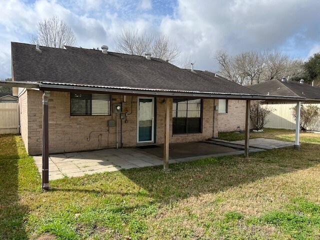 Building Photo - 18734 Wood Glen Ln