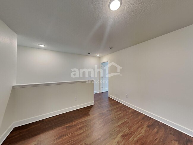 Building Photo - 2928 Rolling Acres Rd