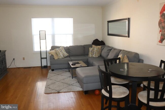 Building Photo - 942 S Rolfe St