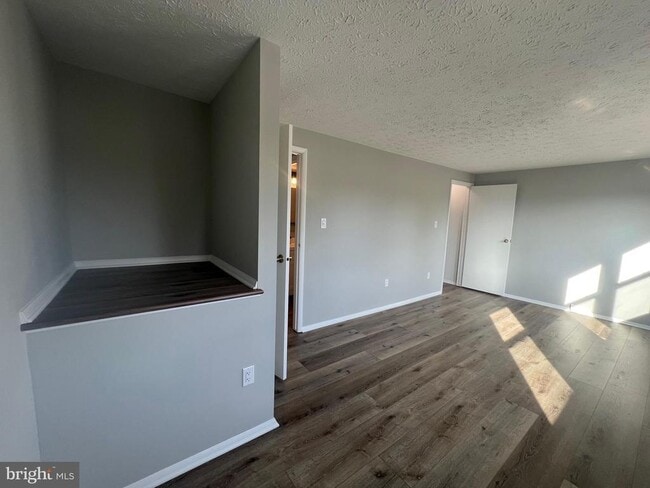 Building Photo - 132 Savannah Ct