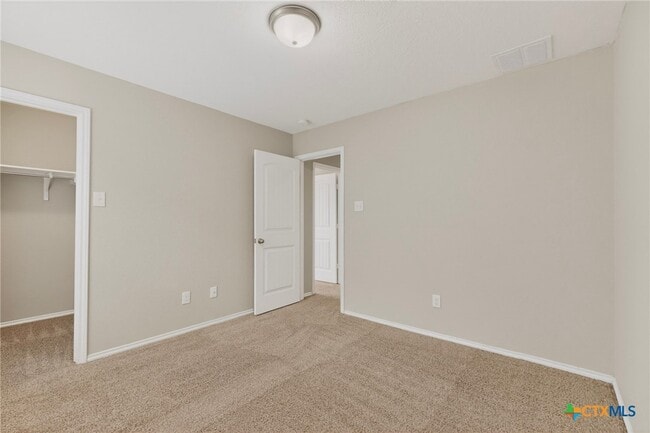 Building Photo - 429 Sheepshank Dr