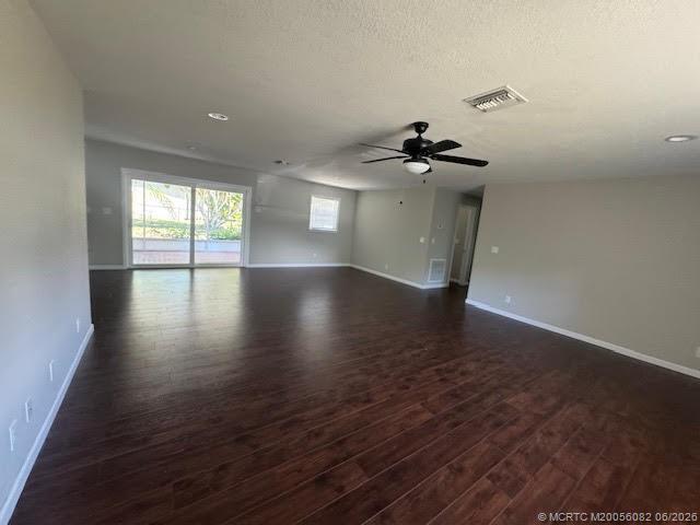 Building Photo - 709 SE Alamanda Way