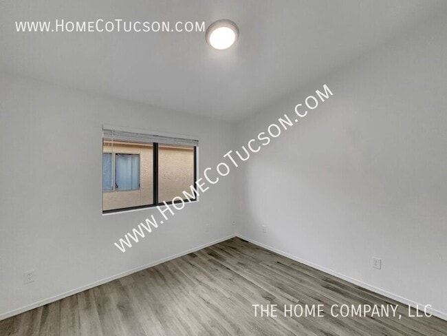Building Photo - 1598 W Lavender Sky St