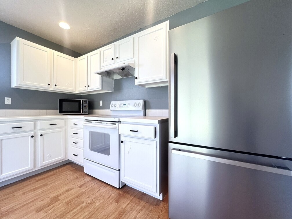 Building Photo - 9656 W Shelborne Dr