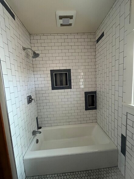 Bathroom - 1318 N McCadden Pl