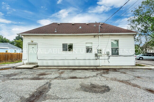 Building Photo - 210 S 1600 W St