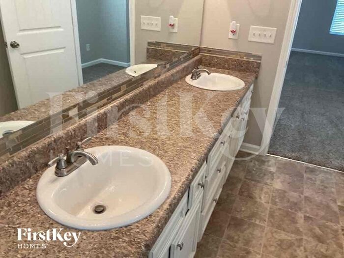 Building Photo - 81 Laurelcrest Ln