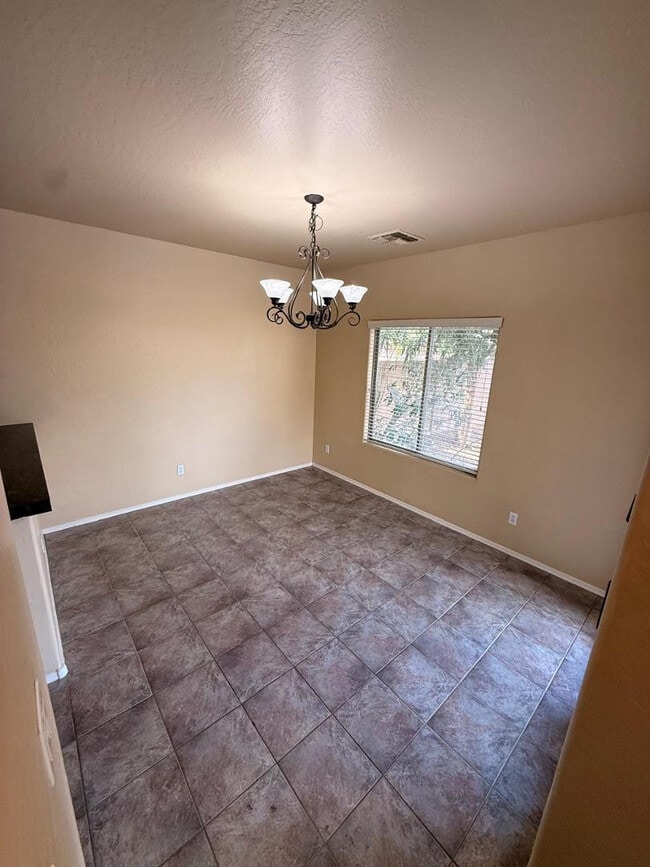 Building Photo - 8462 E Pampa Ave