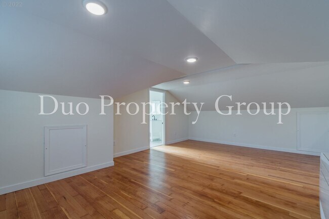 Building Photo - 8th Street